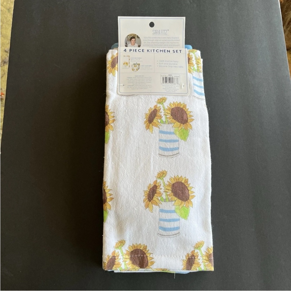 Sara Fitz Sunflowers Kitchen Set 4 Piece 2 Kitchen Towels, 2 Mini Oven Mitts New - Picture 4 of 7